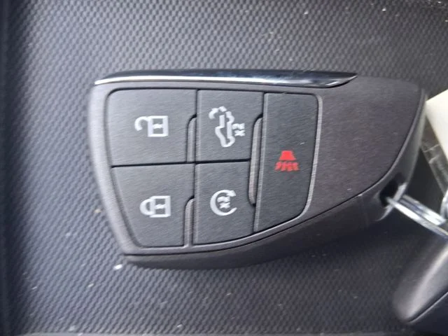 Used 2025 White GMC SLE image 14