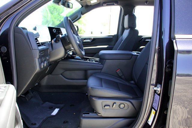 2026 Chevrolet Suburban LT - Photo 8