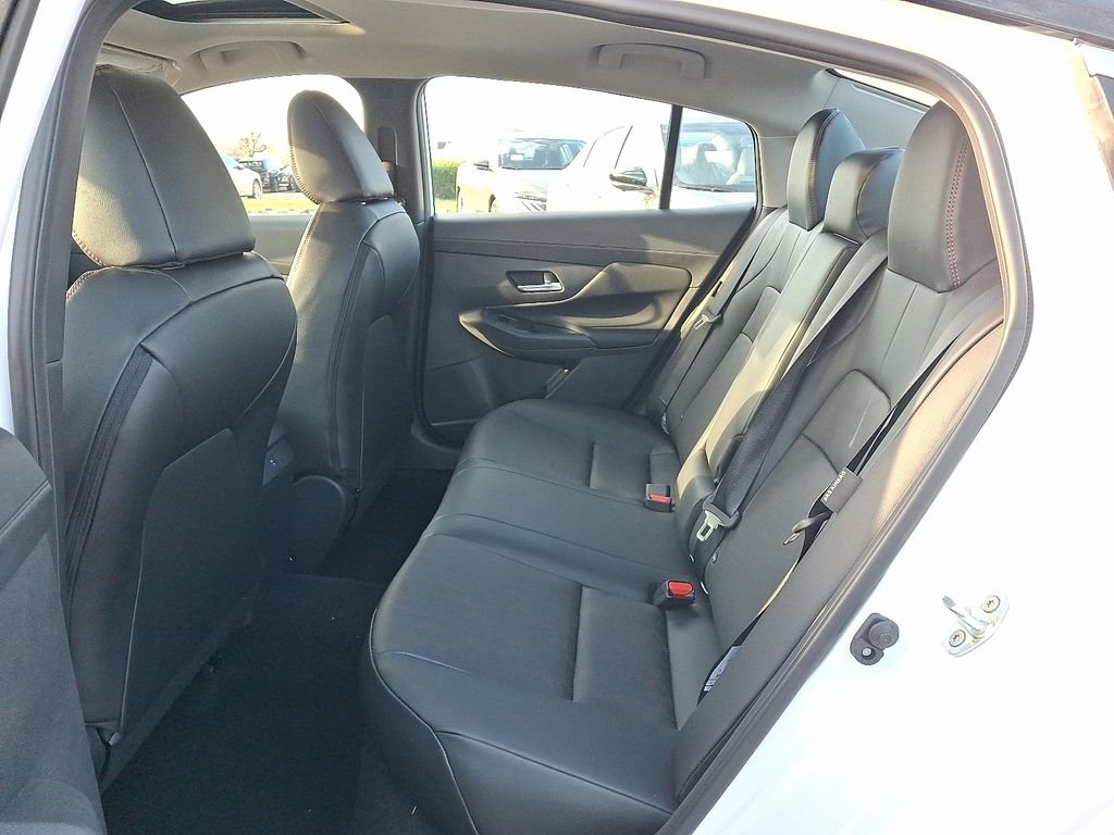 New 2026 Aspen White TriCoat / Super Black Two-tone Nissan SR image 5