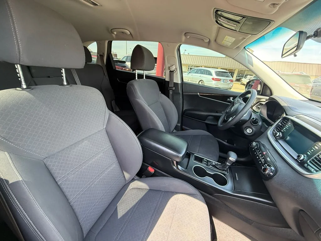 Used 2020 Black Kia LX image 3
