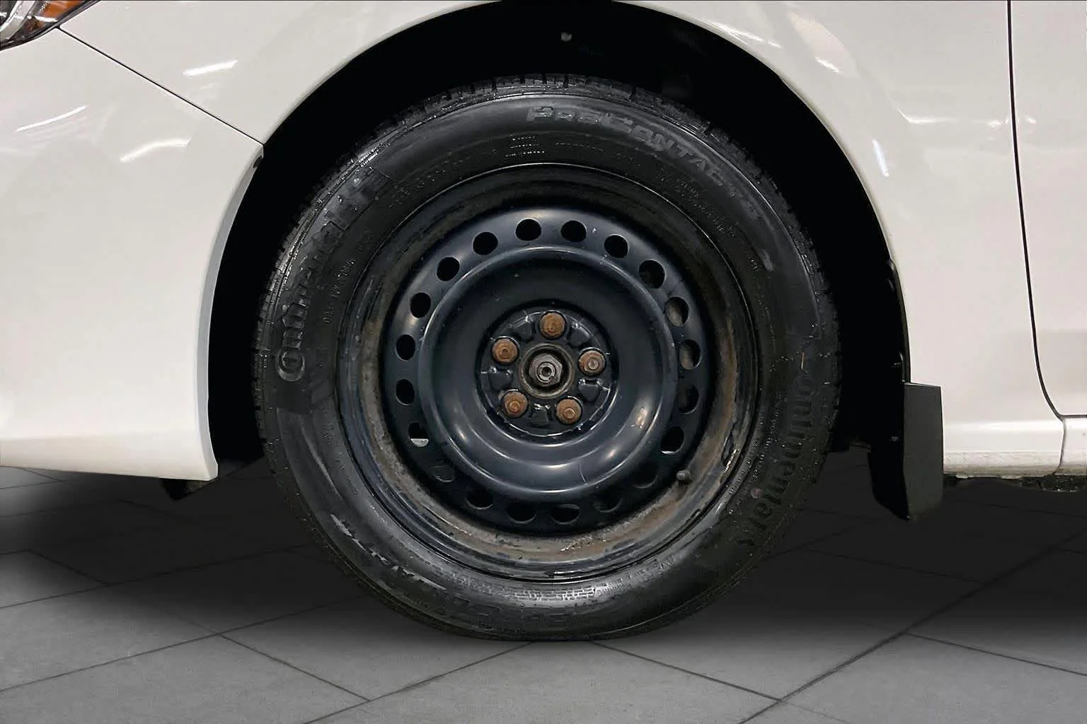 Used 2019 Crystal White Pearl Subaru  image 11