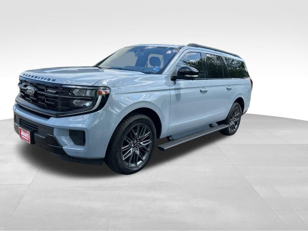 Used 2025 Gray Ford Platinum image 2