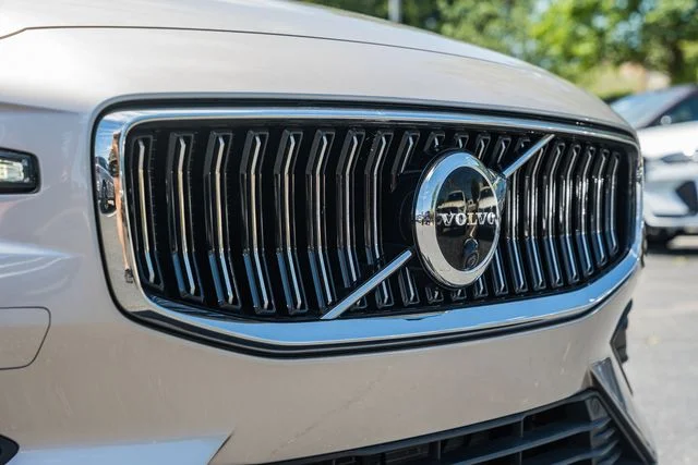 Certified Used 2023 Bright Dusk Volvo Ultimate image 11