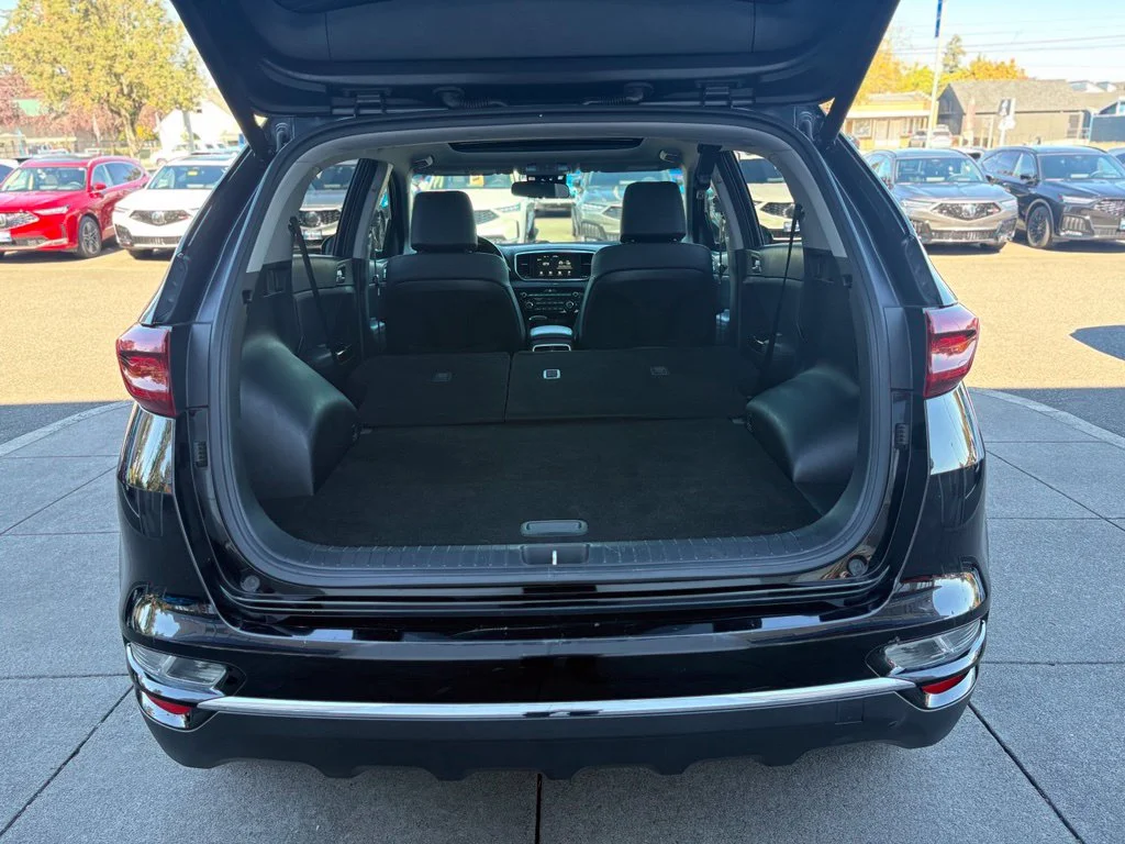 Used 2022 Red Kia EX image 32
