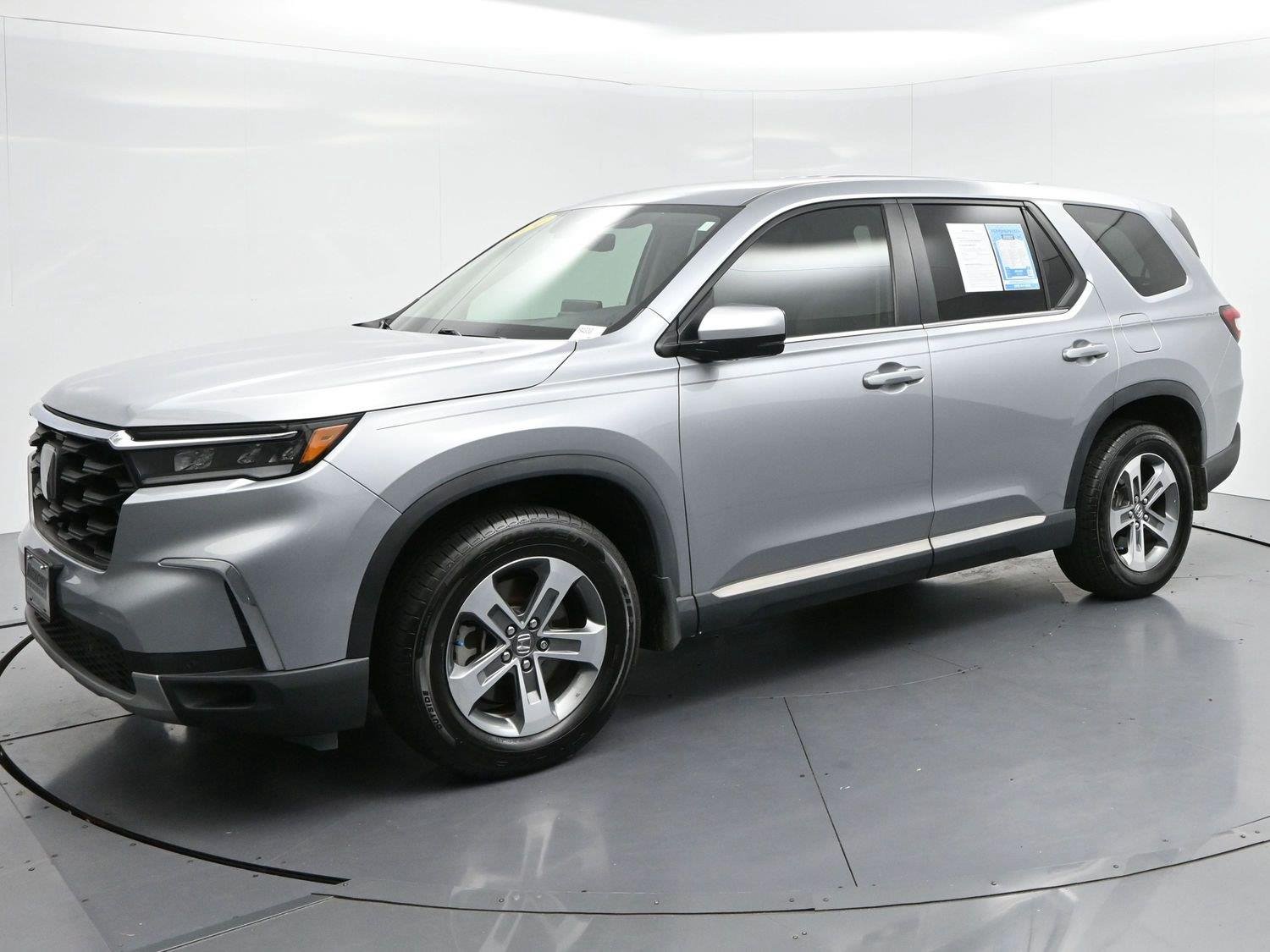 Used 2024 Lunar Silver Metallic Honda EX-L image 3