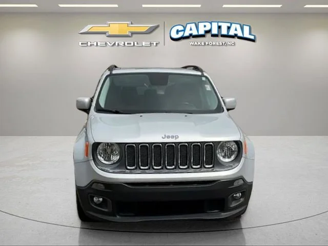 Used 2015 Silver Jeep Latitude image 8