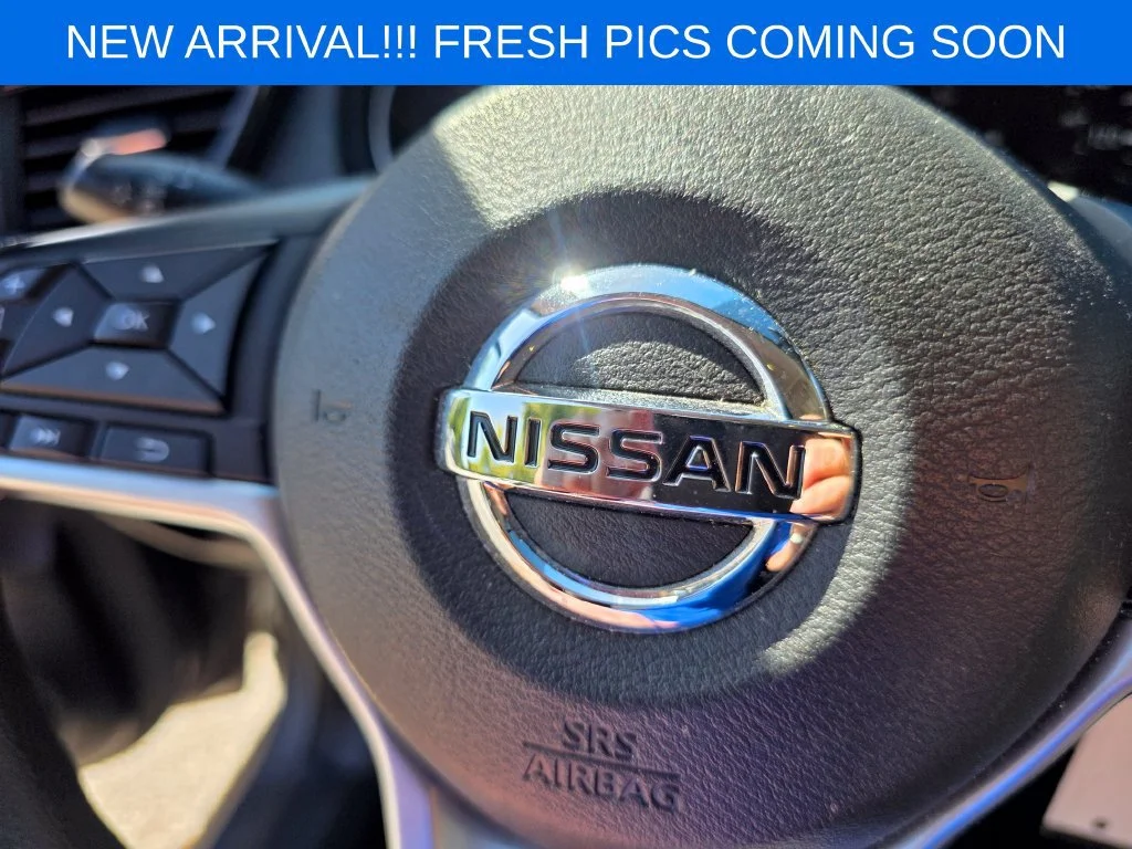 Used 2017 Gray Nissan S image 13