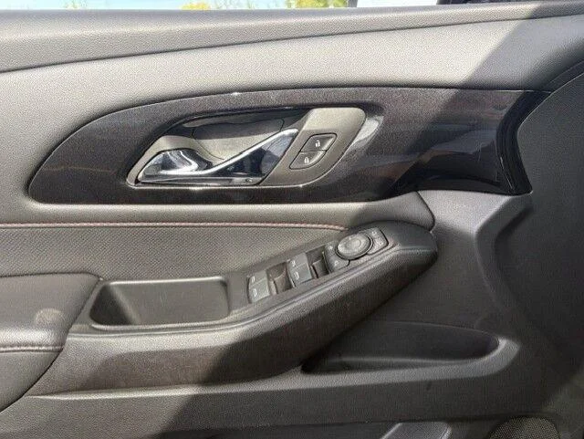 Used 2023 Mosaic Black Metallic Chevrolet RS image 21