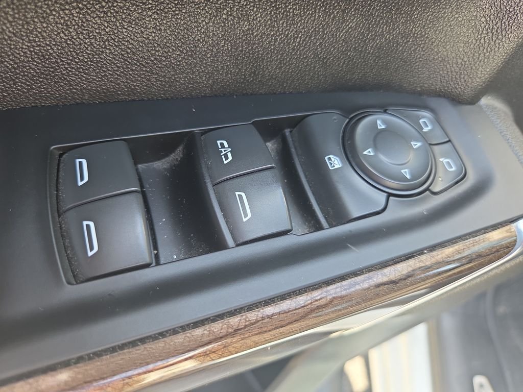Used 2021 White Chevrolet RST image 28