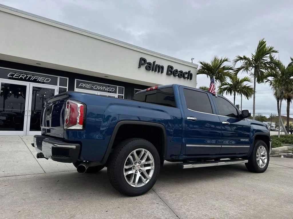 Used 2018 Blue Metallic GMC SLT image 24