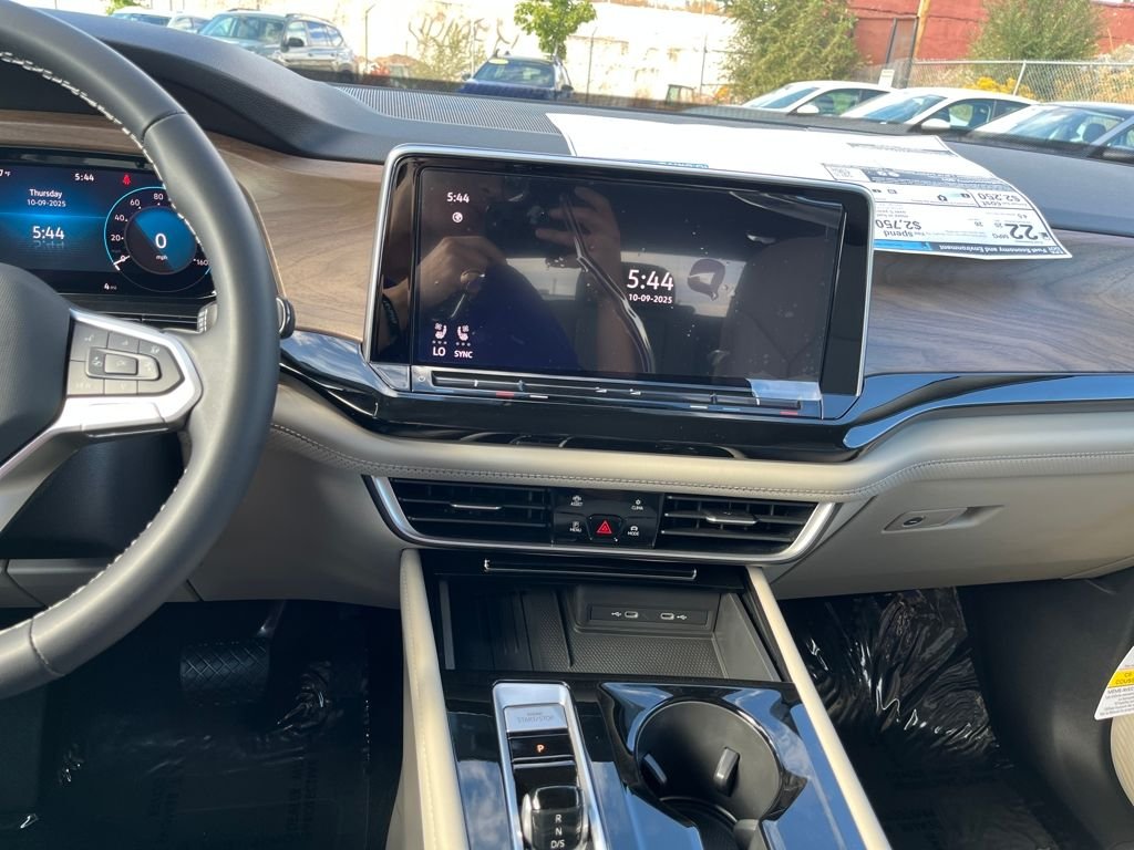 2026 Volkswagen Atlas SE w/Tech - Photo 11