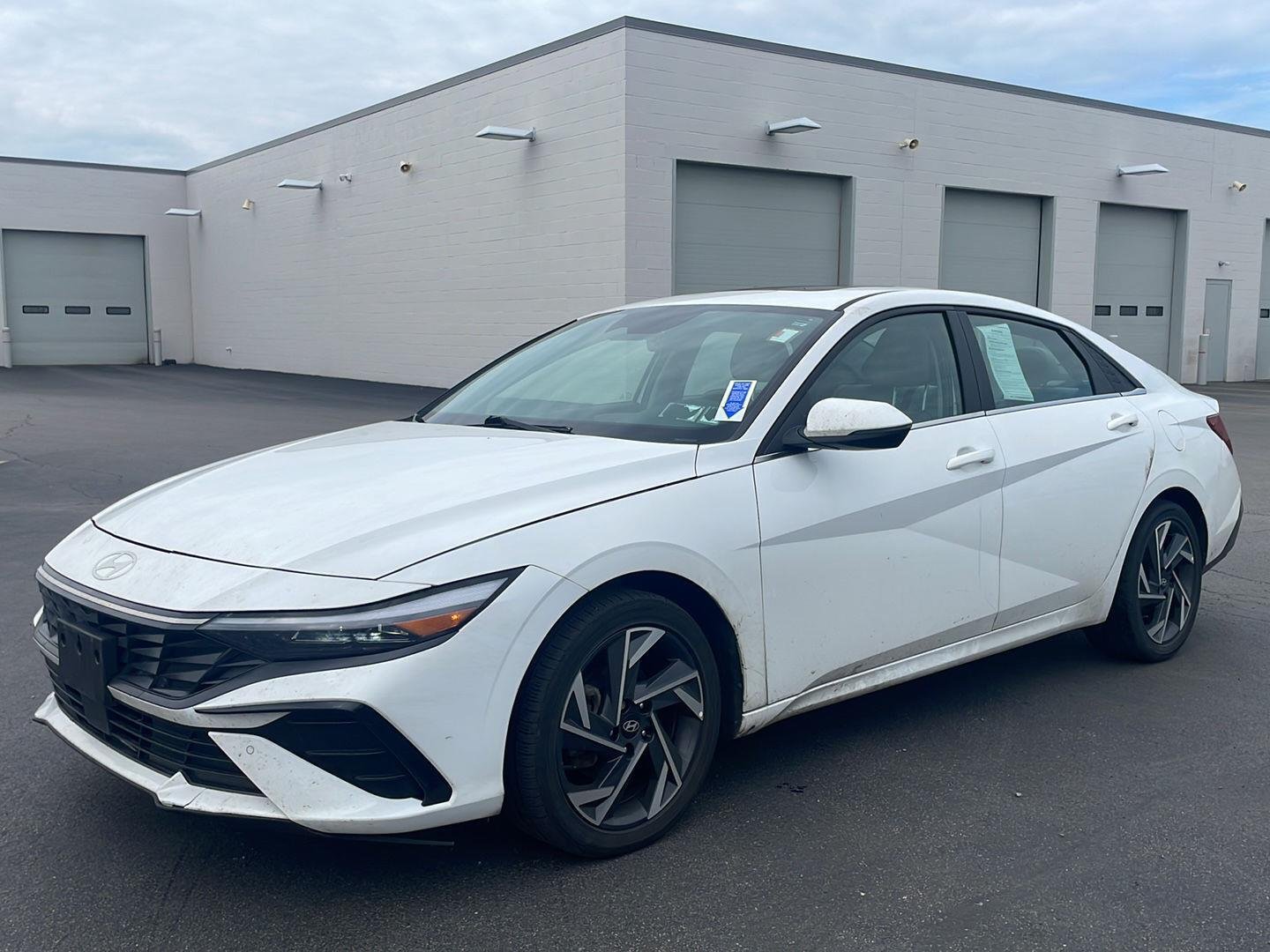 Used 2024 Serenity White Hyundai Limited image 7