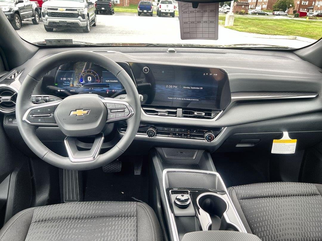 New 2027 Mosaic Black Metallic Chevrolet LT image 10