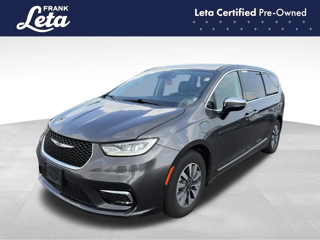 Used 2023 Gray Chrysler Limited image 1