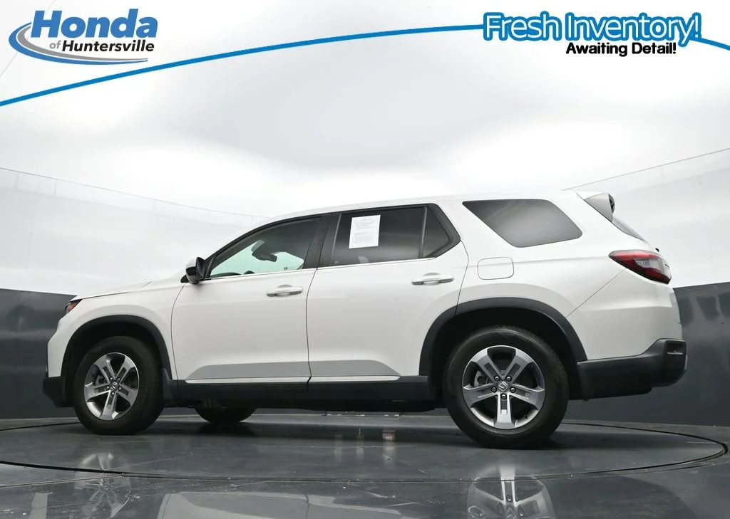 Used 2025 Platinum White Pearl Honda EX-L image 31