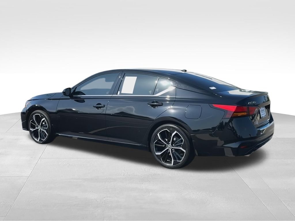 Used 2023 Black Nissan 2.5 SR image 6