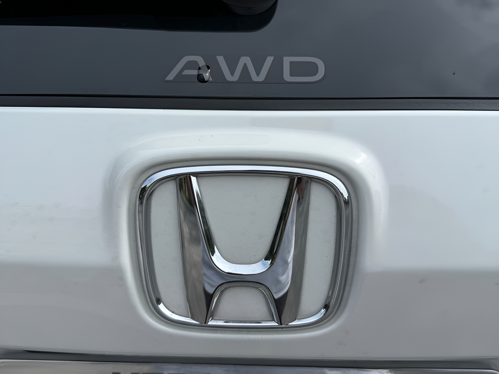 Used 2024 White Honda EX-L image 35
