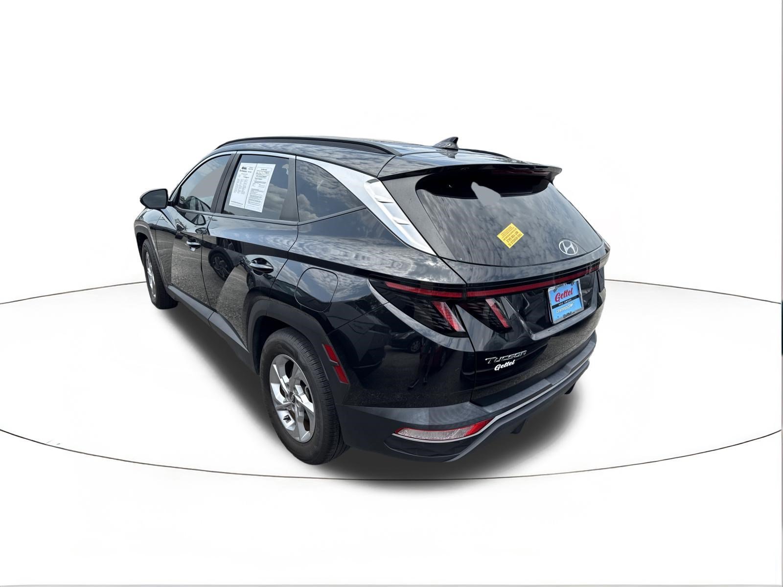 Used 2023 Phantom Black Hyundai SEL image 3