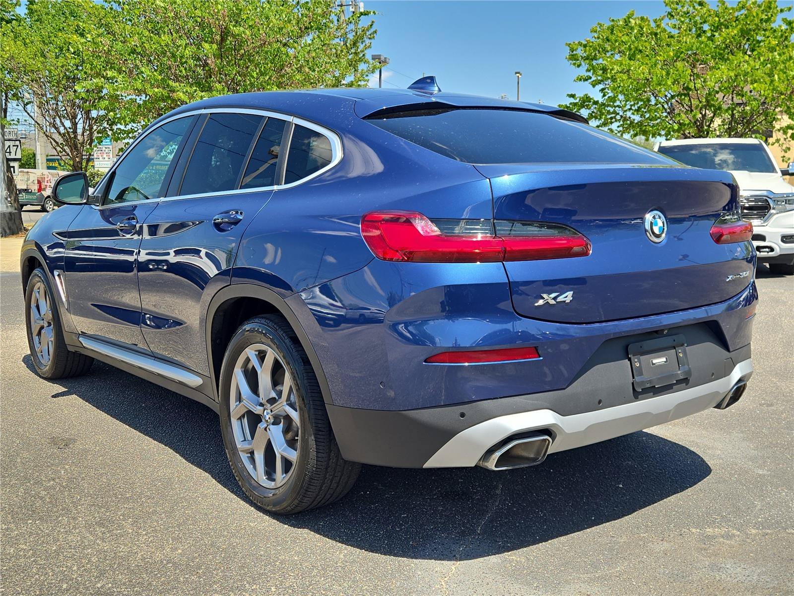 2022 BMW X4 30i - Photo 9