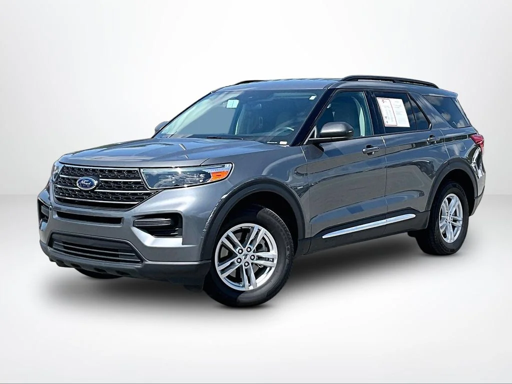 Used 2023 Gray Ford XLT image 2