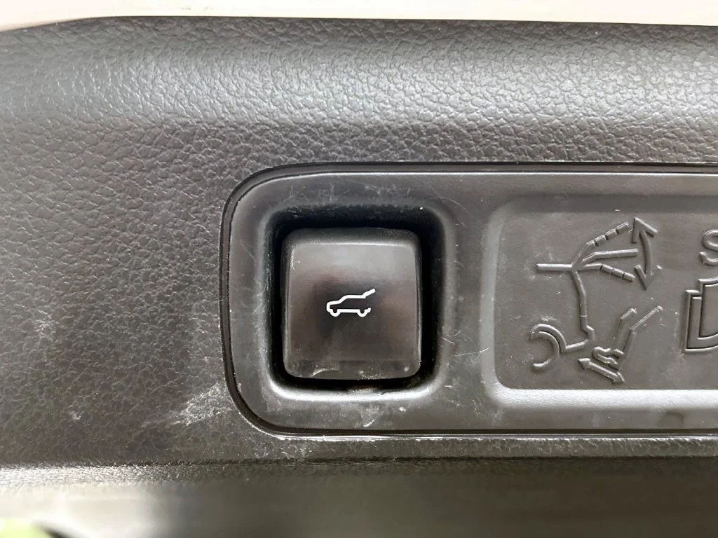 Used 2021 White Metallic Ford Limited image 12