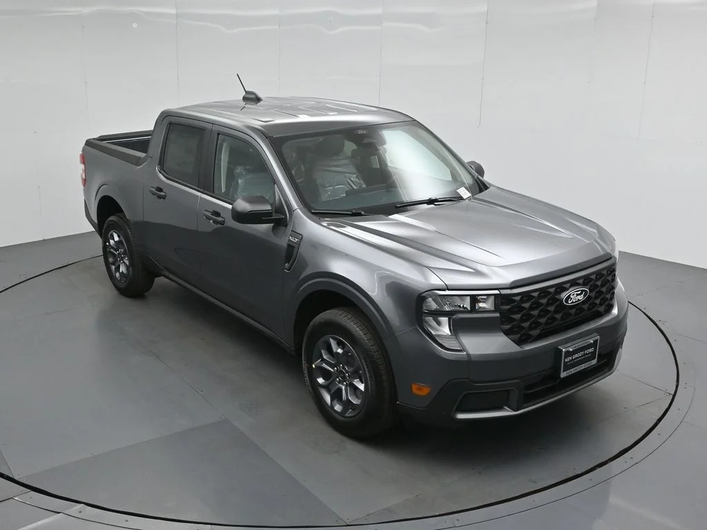 New 2026 Carbonized Gray Metallic Ford XLT image 33