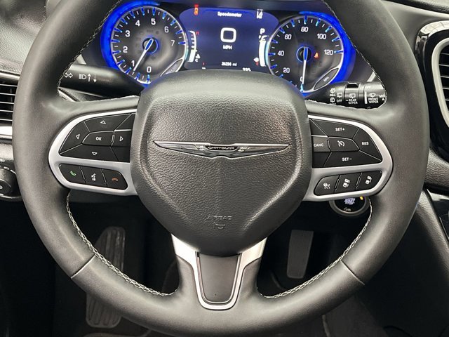 2025 Chrysler Pacifica Select - Photo 14