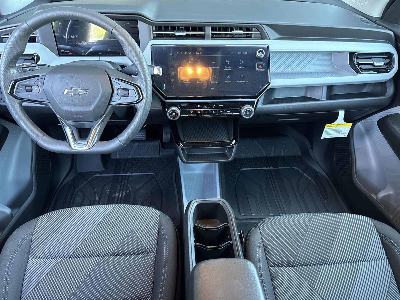 2027 Chevrolet Bolt LT - Photo 24