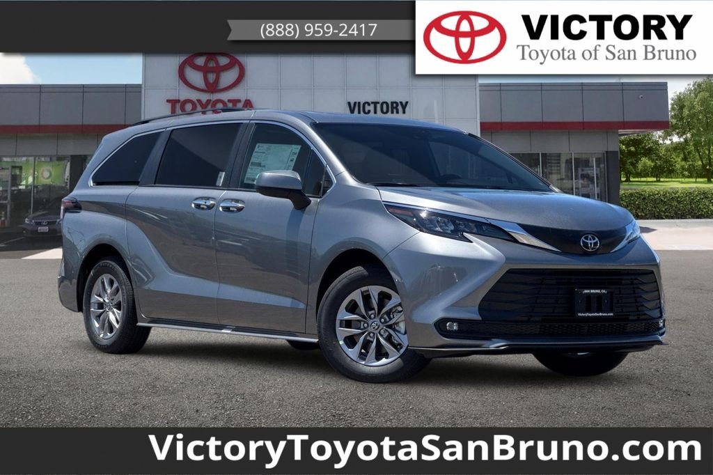 2026 Toyota Sienna XLE 8-Passenger Hybrid FWD's photo