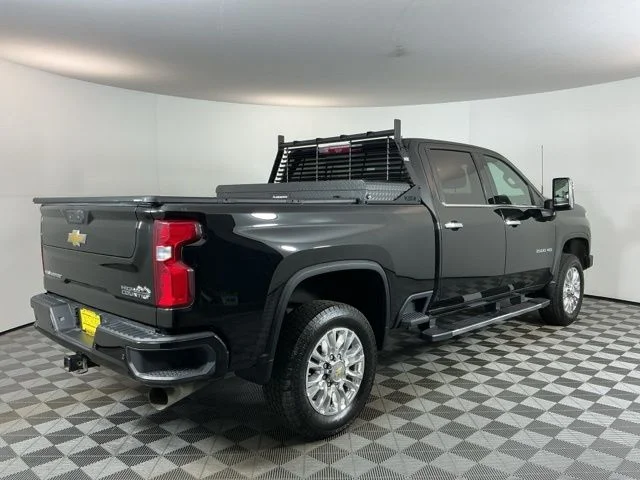 Used 2022 Black Chevrolet High Country image 4
