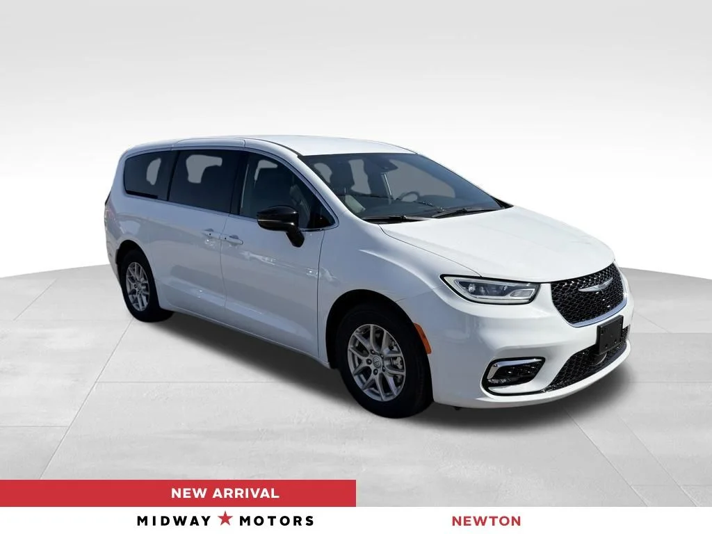 Used 2025 White Chrysler Select image 1