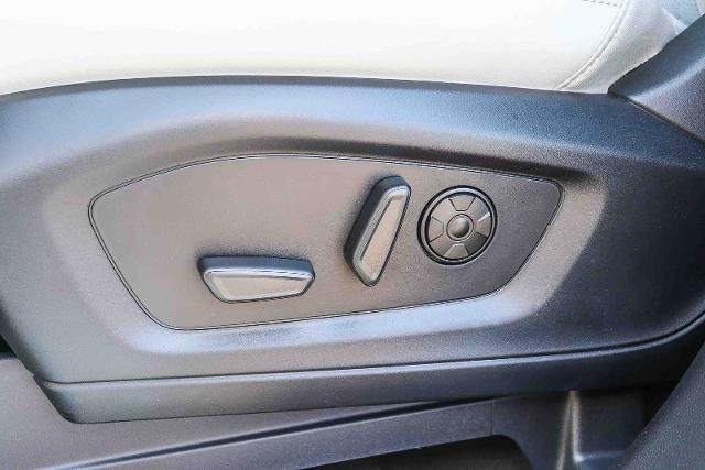 New 2026 Star White Metallic Tri-Coat Ford Platinum™ image 50