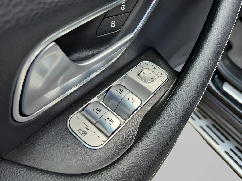 Used 2021  Mercedes-Benz GLS 580 image 17