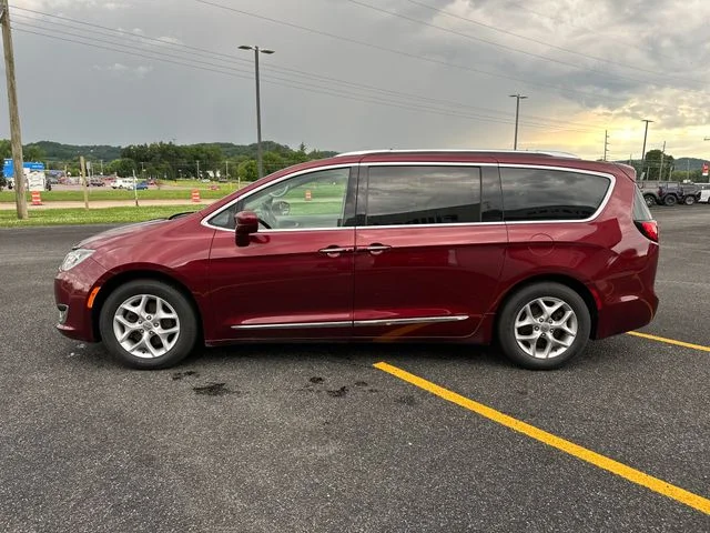 Used 2018 Chrysler Pacifica Touring L Plus with VIN 2C4RC1EG5JR292519 for sale in Richland Center, WI