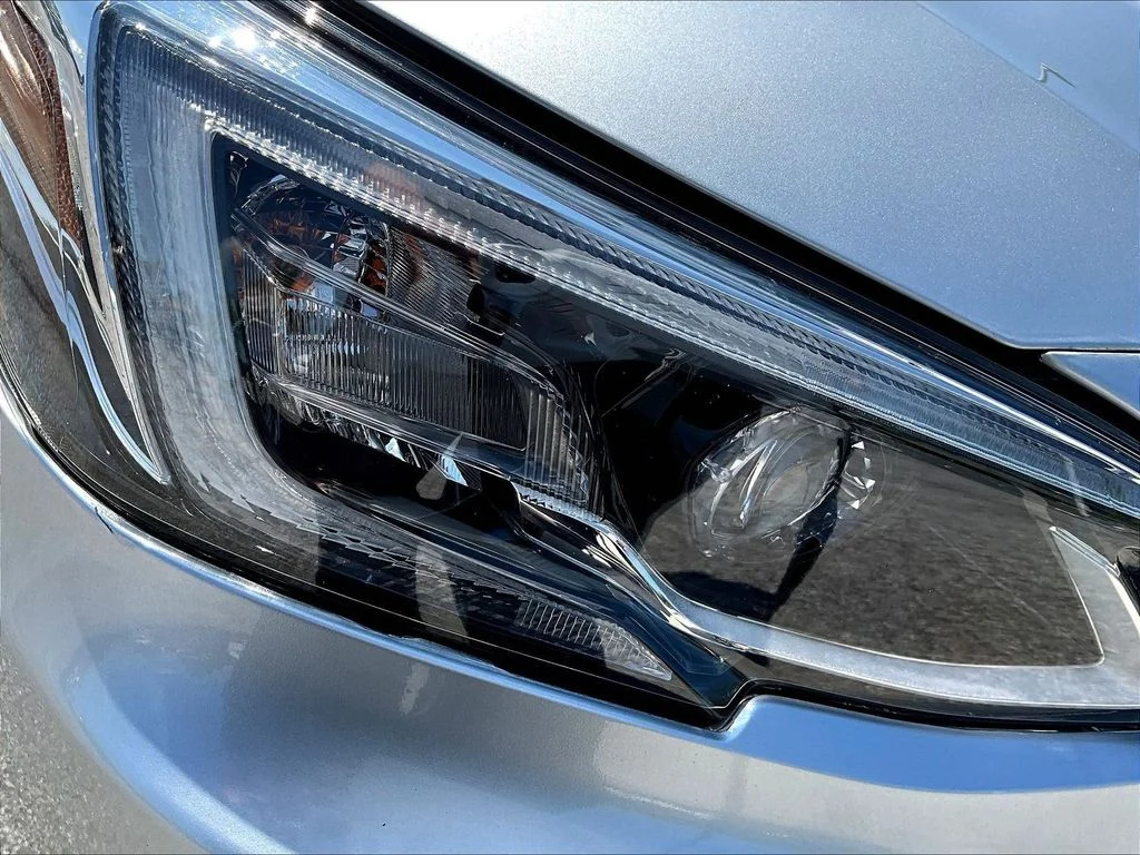 Certified Used 2022 Silver Subaru Limited image 33