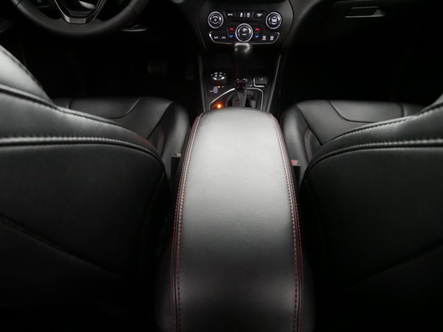 Used 2022 Bright White Clearcoat Jeep Trailhawk w/ Technology Pkg & Comfort Pkg image 23
