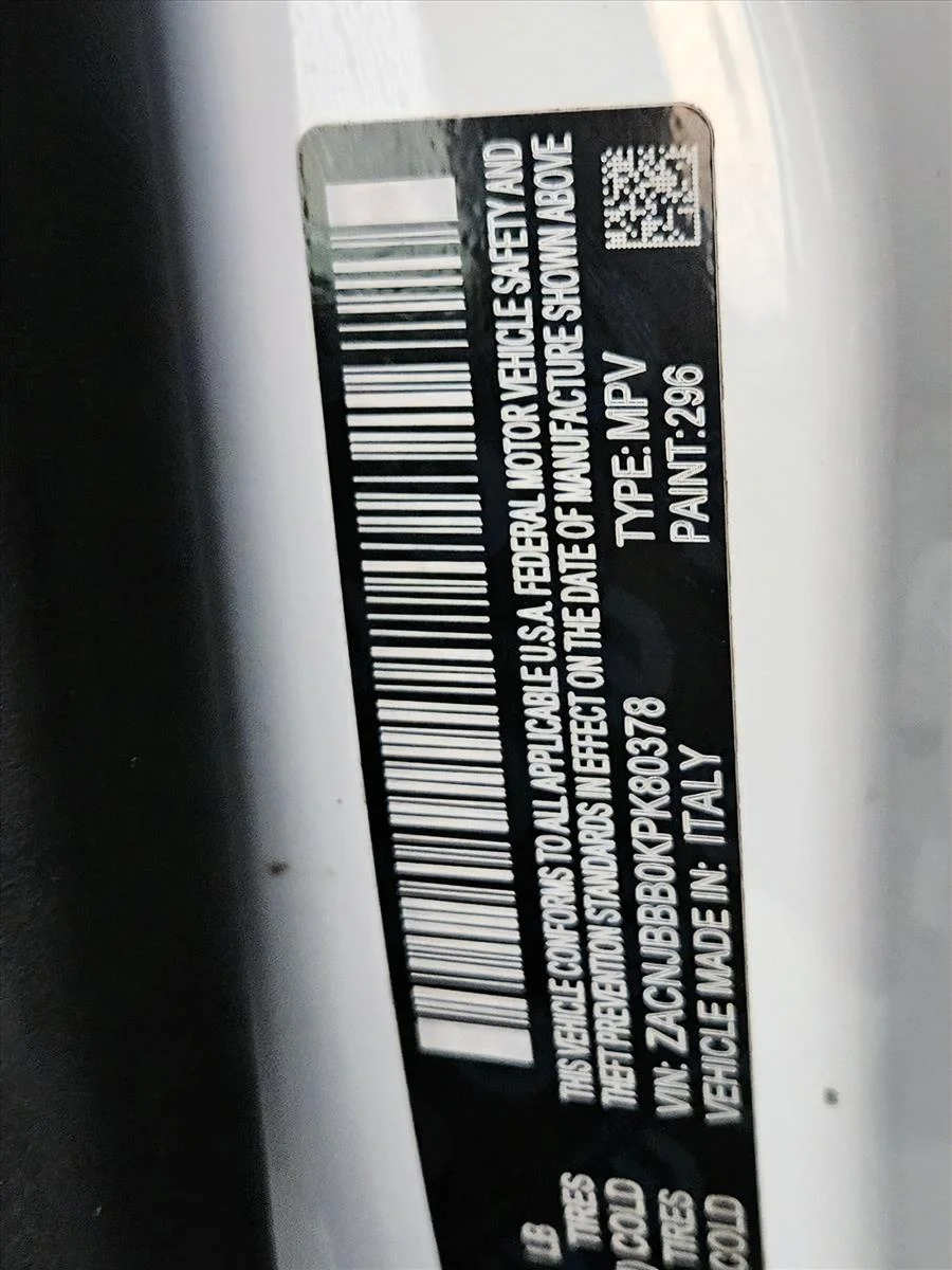Used 2019 Alpine White Clearcoat Jeep Latitude image 23