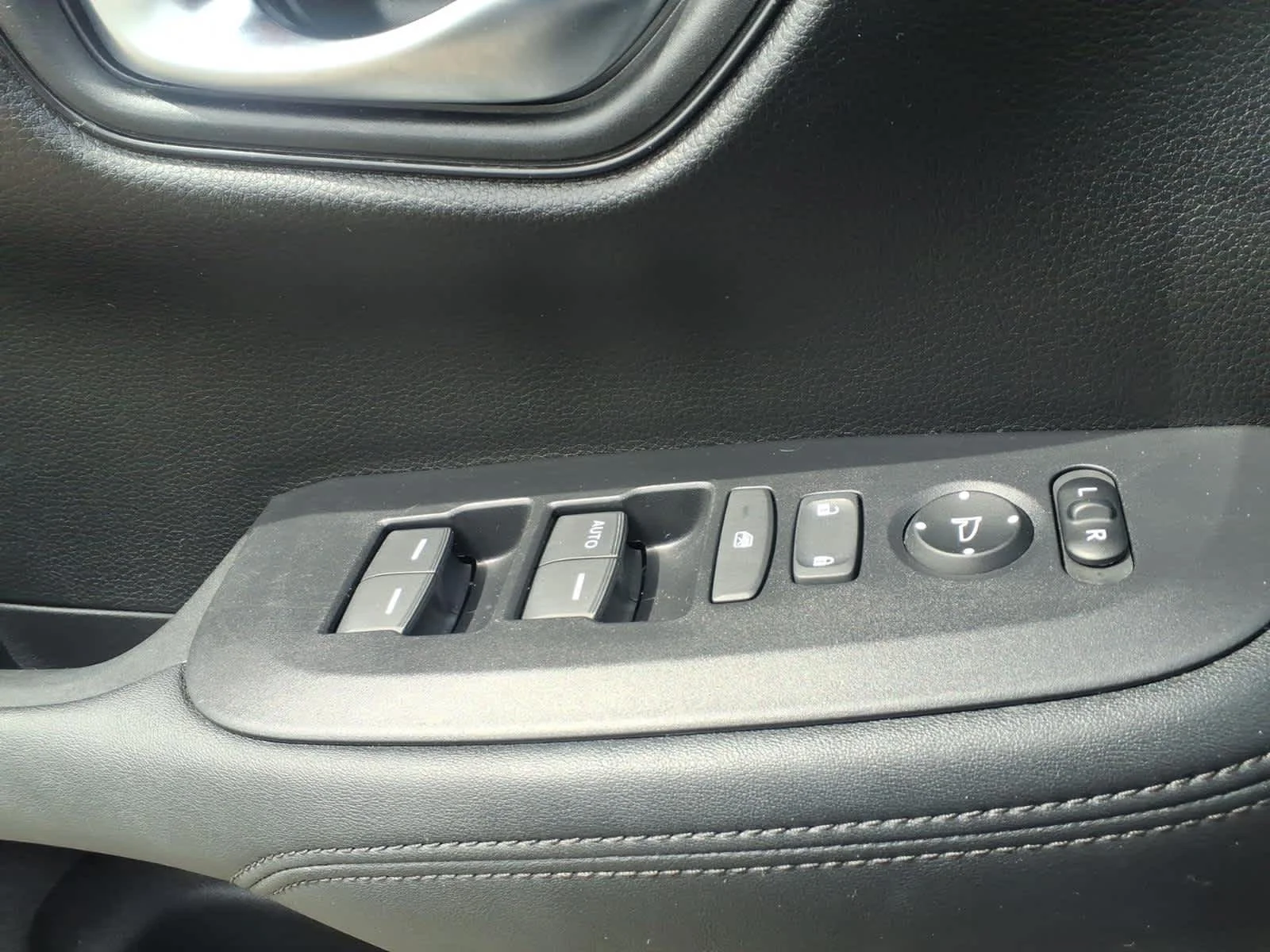 2023 Honda HR-V LX - Photo 17