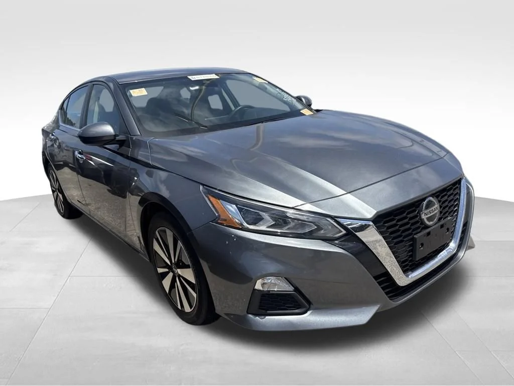 Used 2022 Gray Nissan 2.5 SV image 9