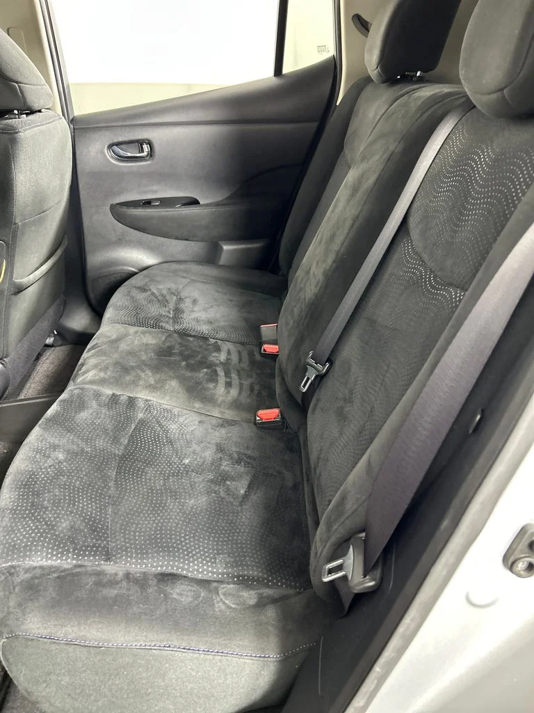 Used 2015 Silver Nissan SV image 18