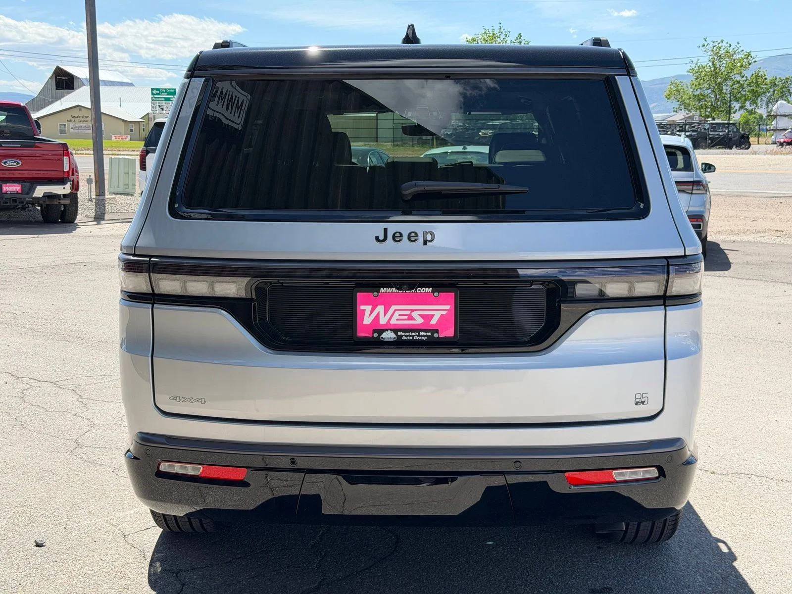 New 2026 Silver-Zynith Exterior Paint Jeep  image 8
