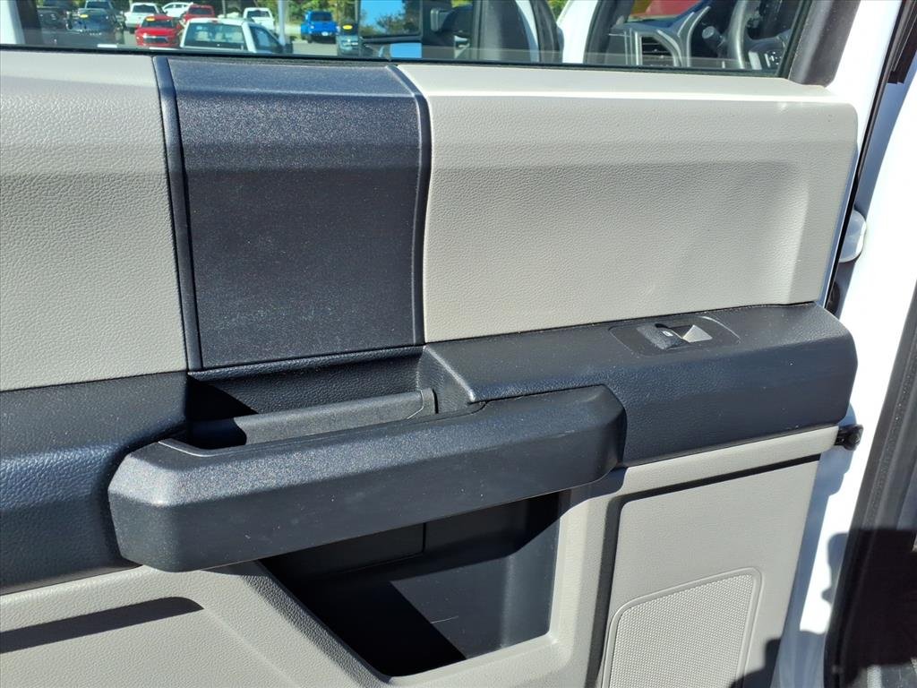 2019 Ford F-450 Super Duty Chassis Cab XL - Photo 12