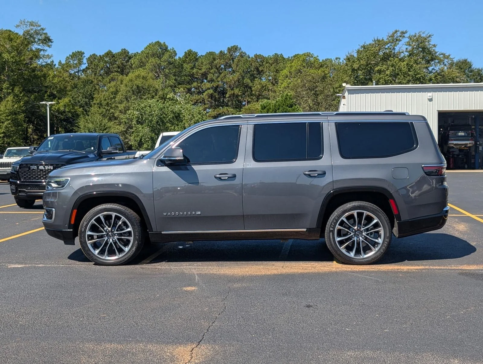 Used 2022 Baltic Gray Metallic Clearcoat Jeep Series III image 2