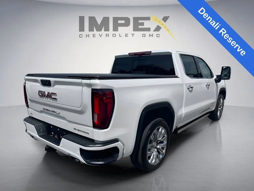 Used 2024 White Frost Tricoat GMC Denali image 5