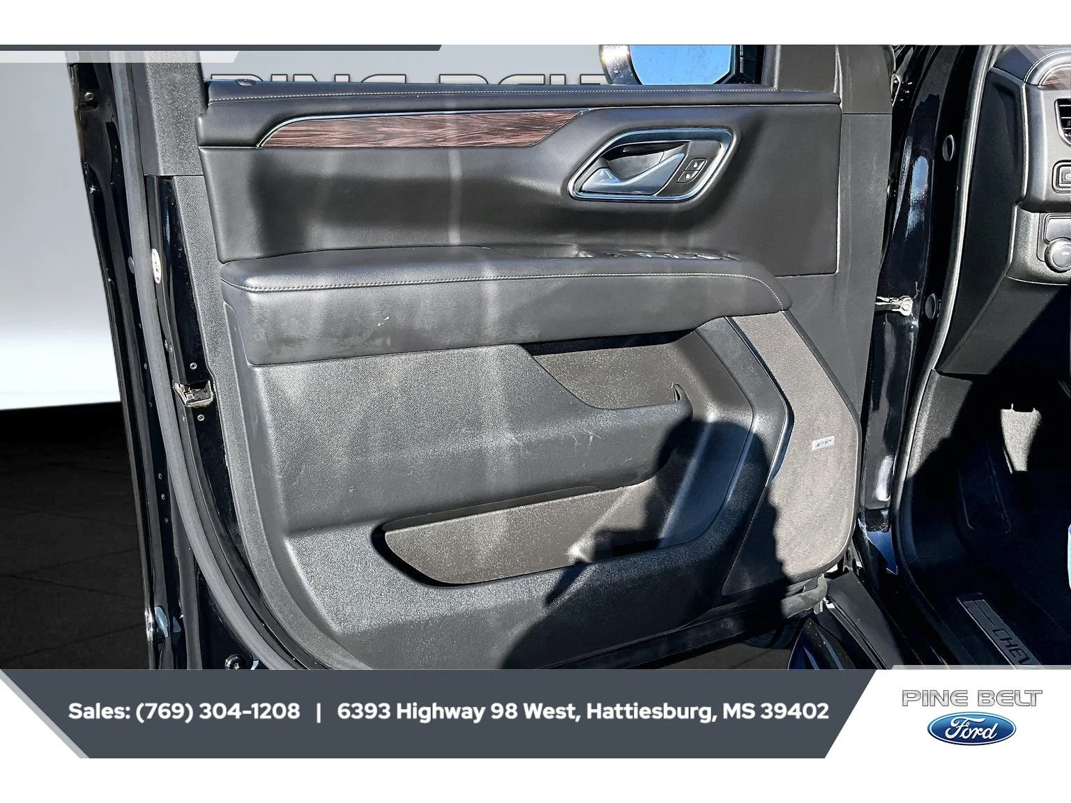 Used 2024 BLACK Chevrolet LT image 17