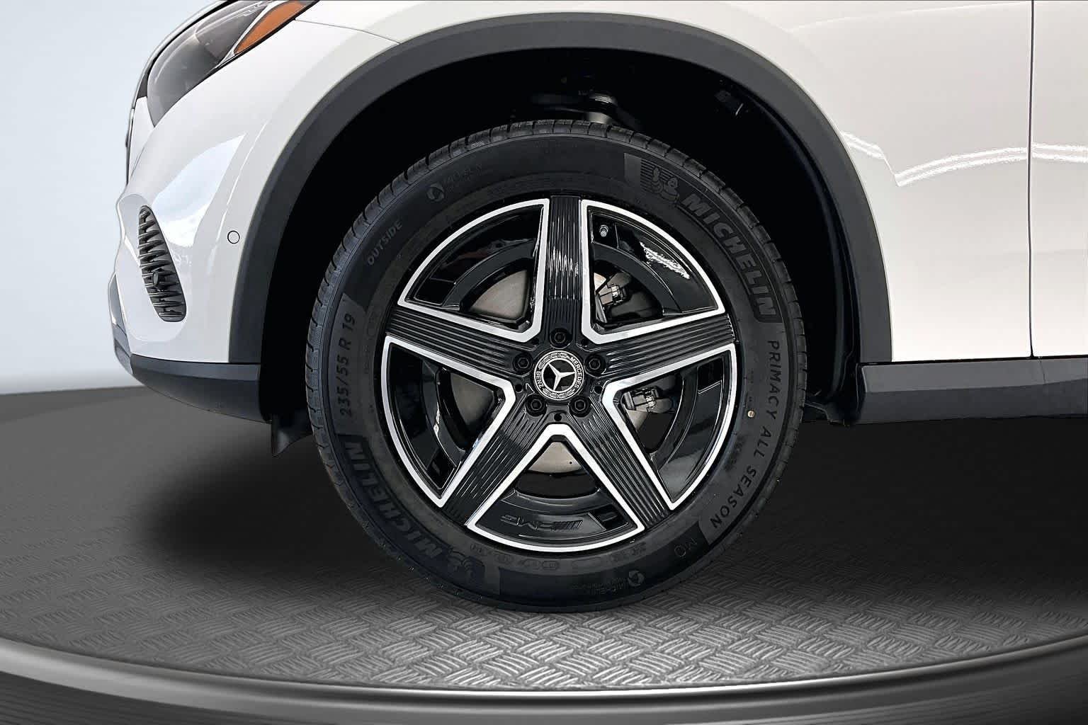 New 2026 Polar White Mercedes-Benz GLC 300 image 8