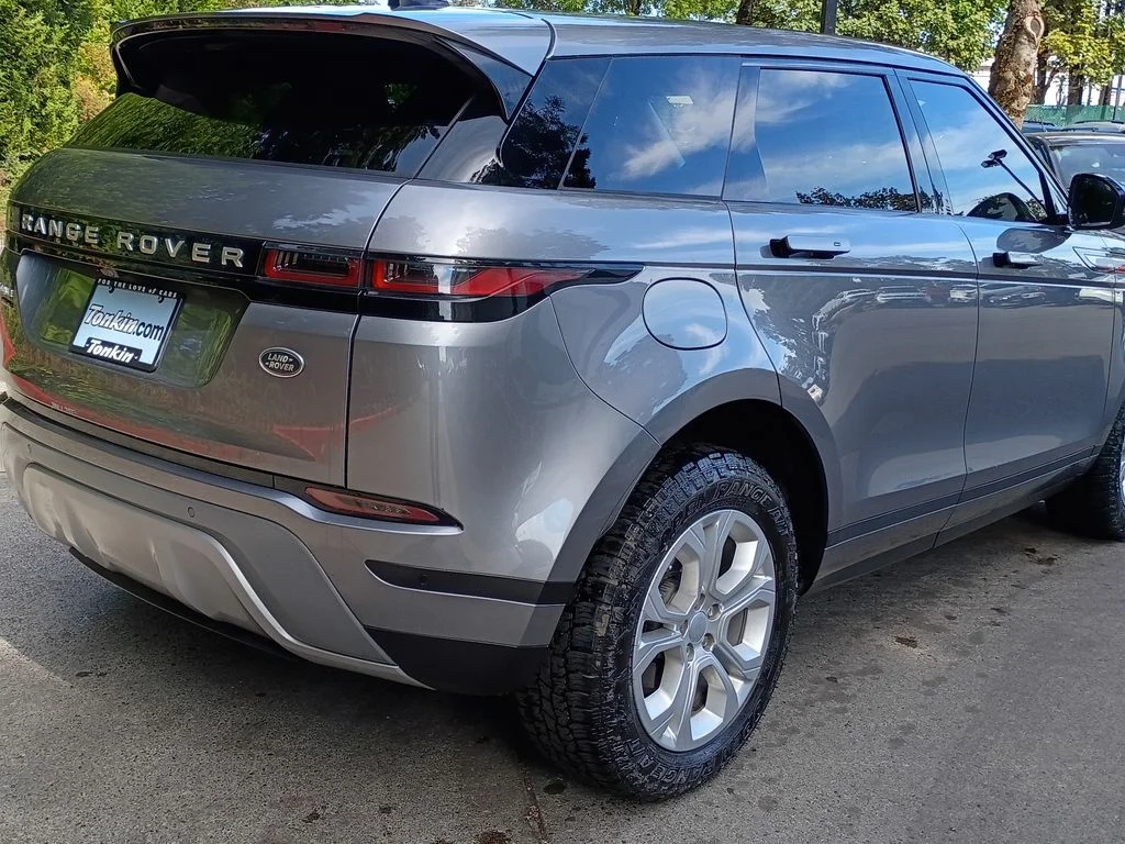 Used 2020  Land Rover S image 4