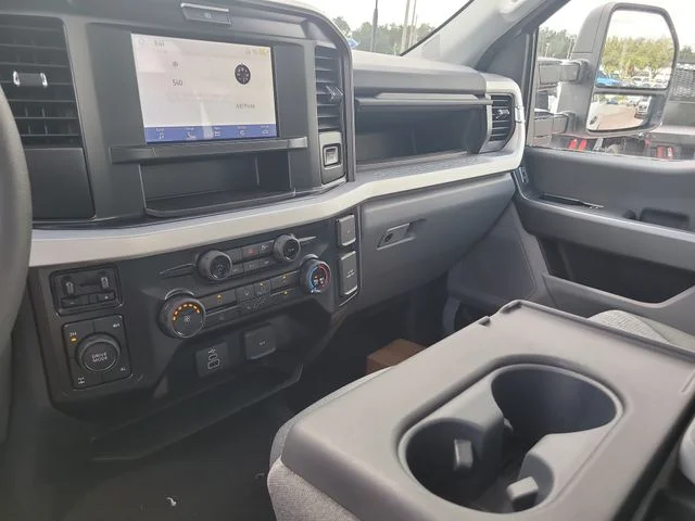 New 2026 Oxford White Ford XLT image 18