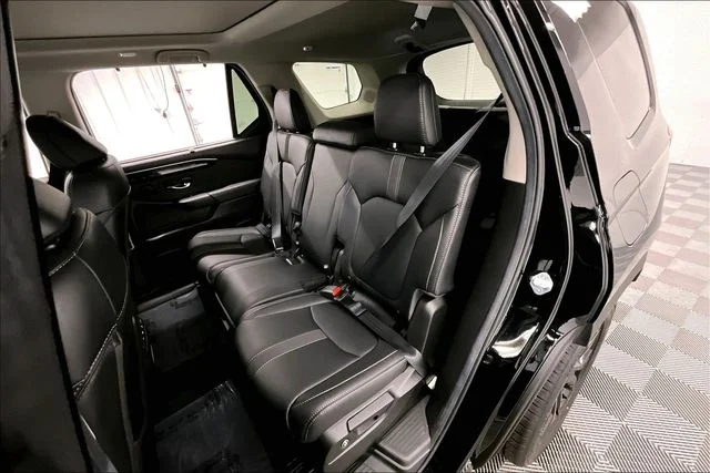 Used 2025 Crystal Black Pearl Honda Touring image 25