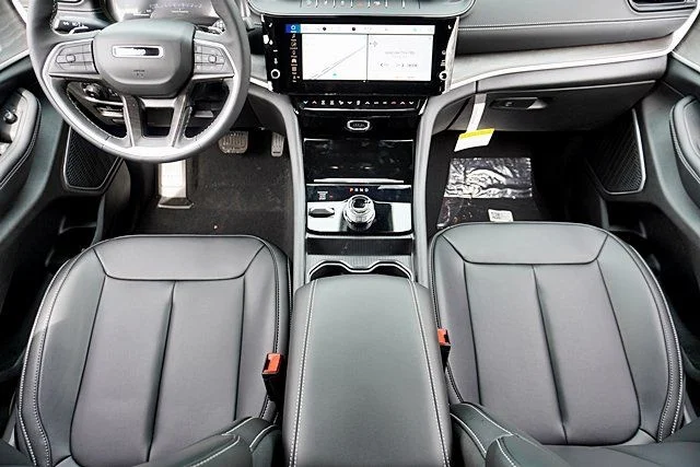 New 2026 Diamond Black Crystal Pearlcoat Jeep Limited image 24